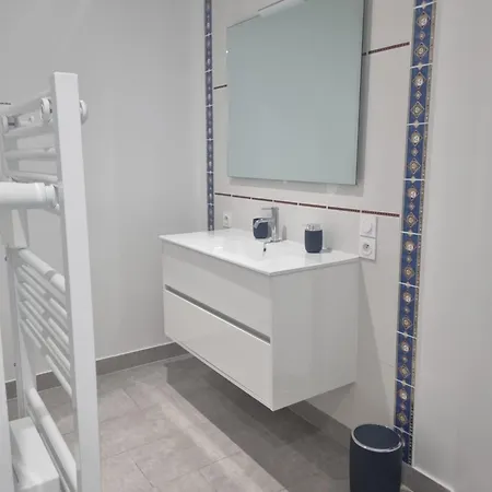 Appartement Bel De Plein Pied Avec Jardin Privé