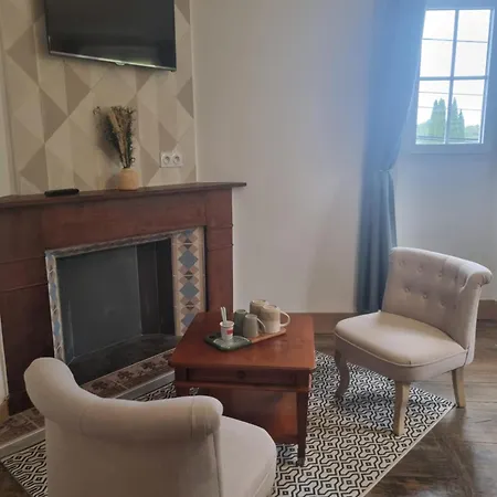 Bel De Plein Pied Avec Jardin Prive Апартаменты *